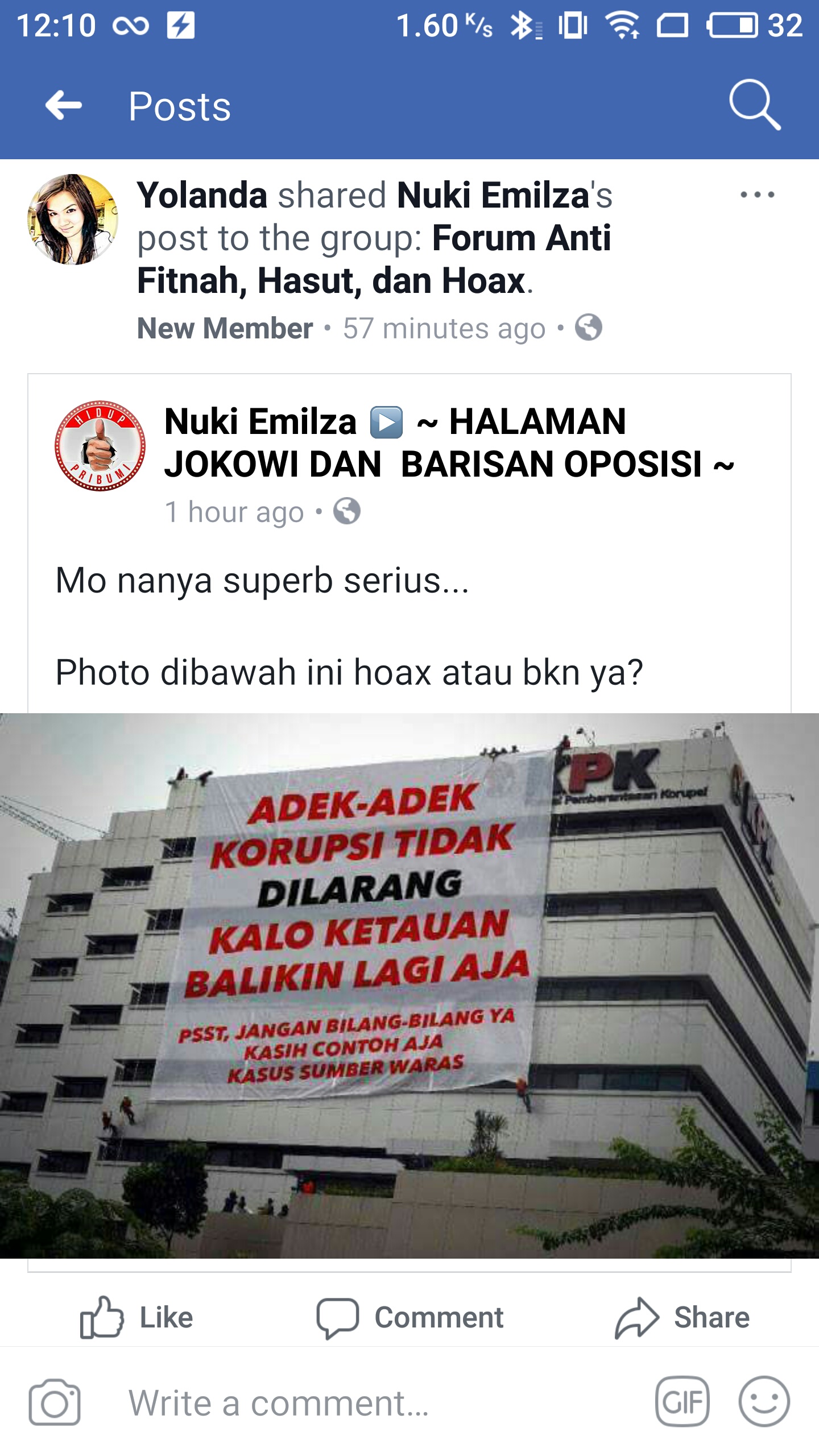 Spanduk “ADEK-ADEK KORUPSI TIDAK DILARANG…” di Gedung KPK